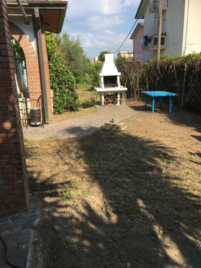Casa Degli Zii Appartamento Letizia Luni Exterior foto
